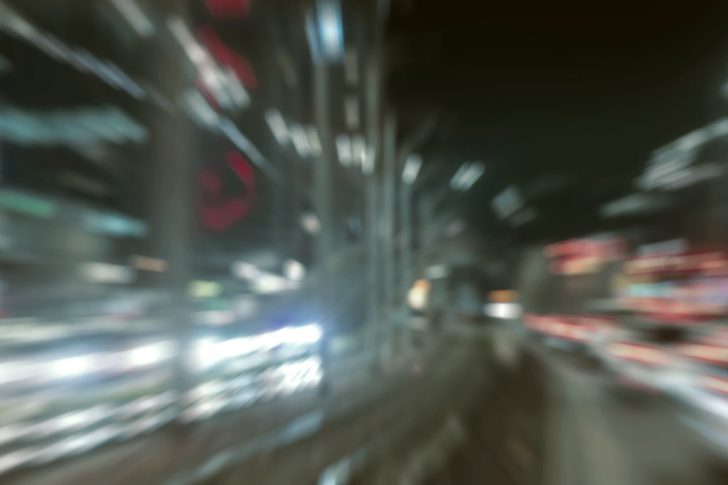 City traffic dragged into bokeh.